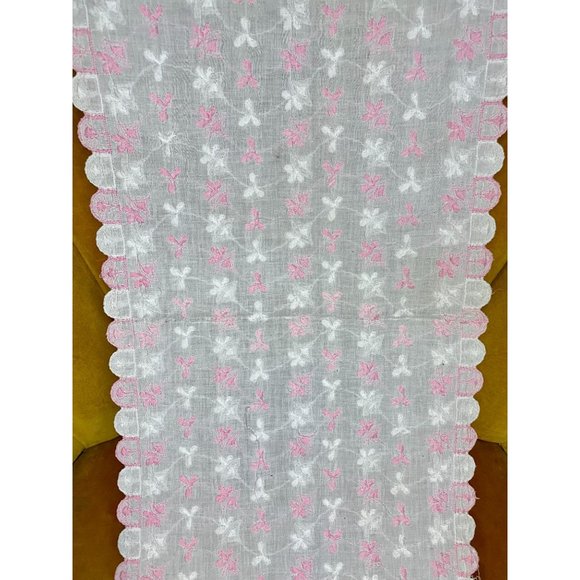 VINTAGE TABLE RUNNER Pink White Embroidered - Scalloped Edge - 38" x 12" -Floral - Picture 4 of 10